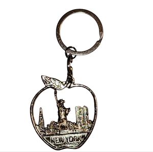 New York The Big Apple Vintage Keychain Silvertone Keyring Souvenir City Skyline